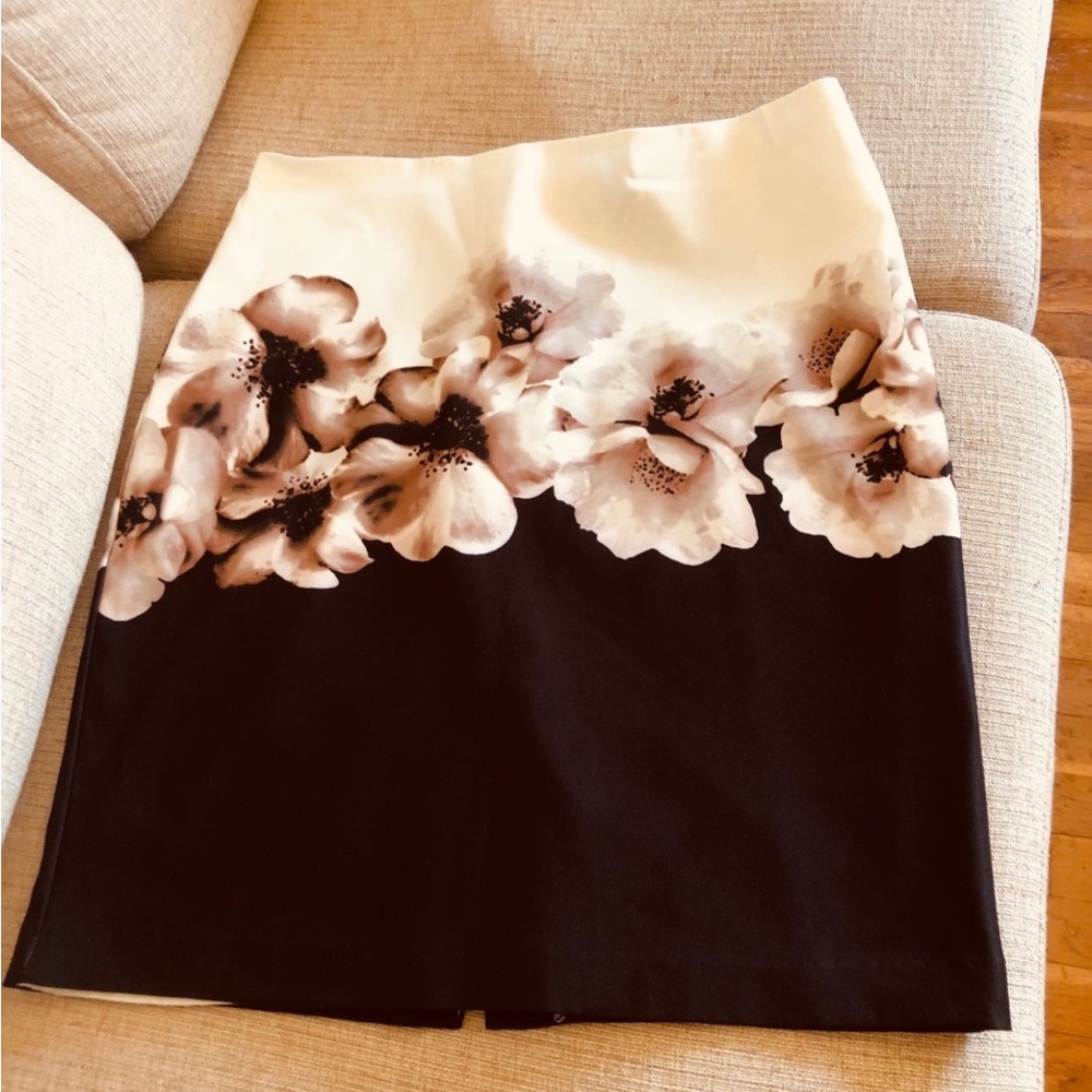 New York & Company Black and Cream Floral-Trim Pencil Skirt
